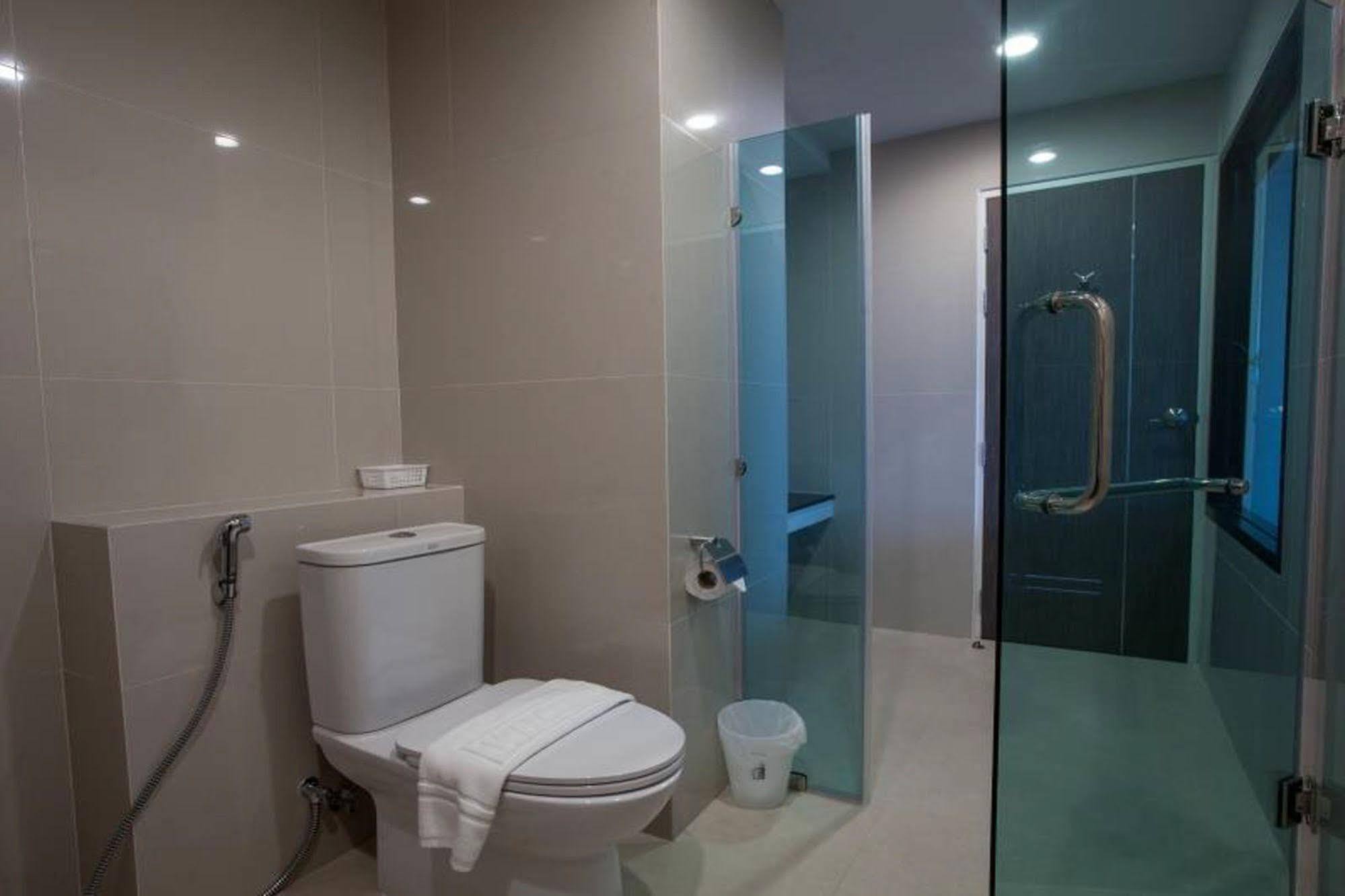 Leosor Hotel Nakhon Ratchasima Luaran gambar