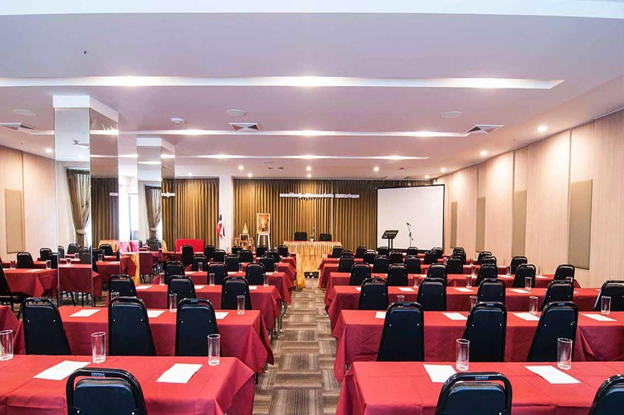 Leosor Hotel Nakhon Ratchasima Luaran gambar